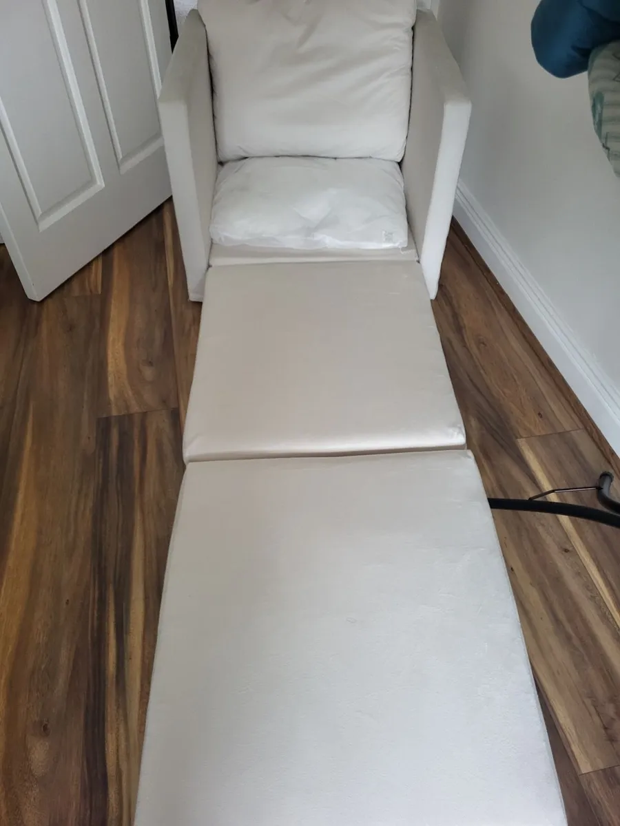 Child's fold up bed armchair - Image 2