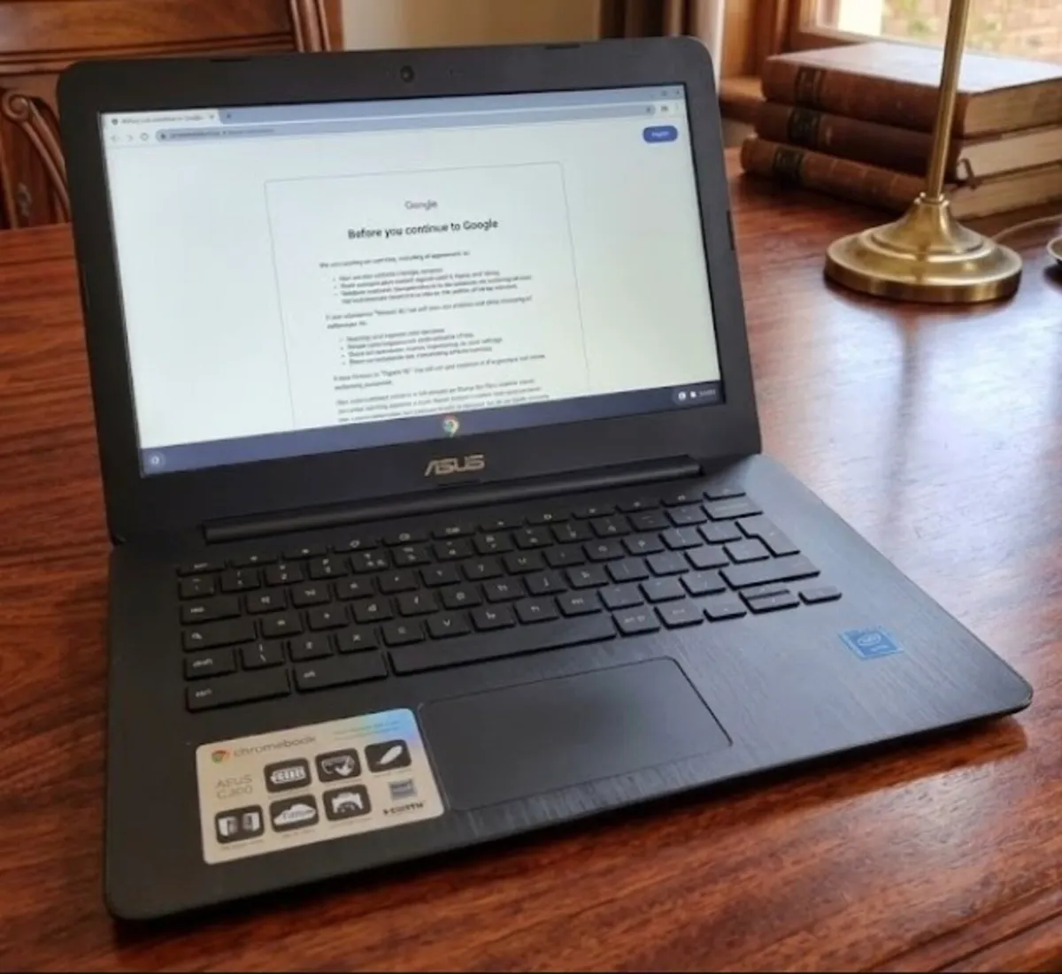Asus C300s Chromebook Laptop 13 inch - Image 1