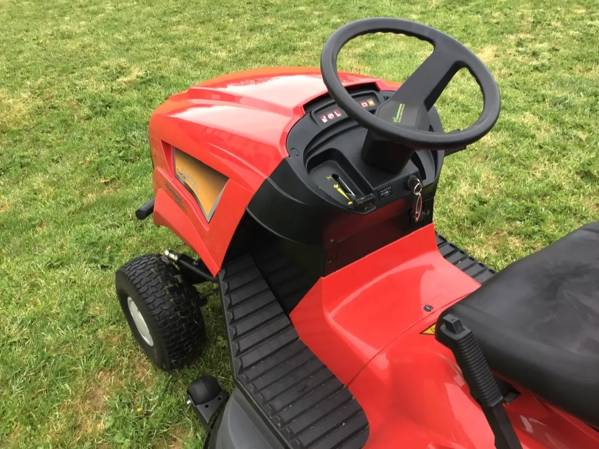 Ride on lawn mower - Image 3