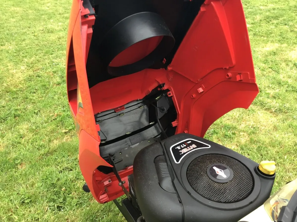 Ride on lawn mower - Image 4