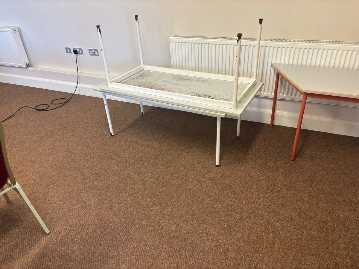 Tables and chairs - Image 1