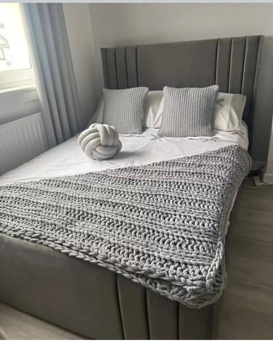 Bed - Image 1