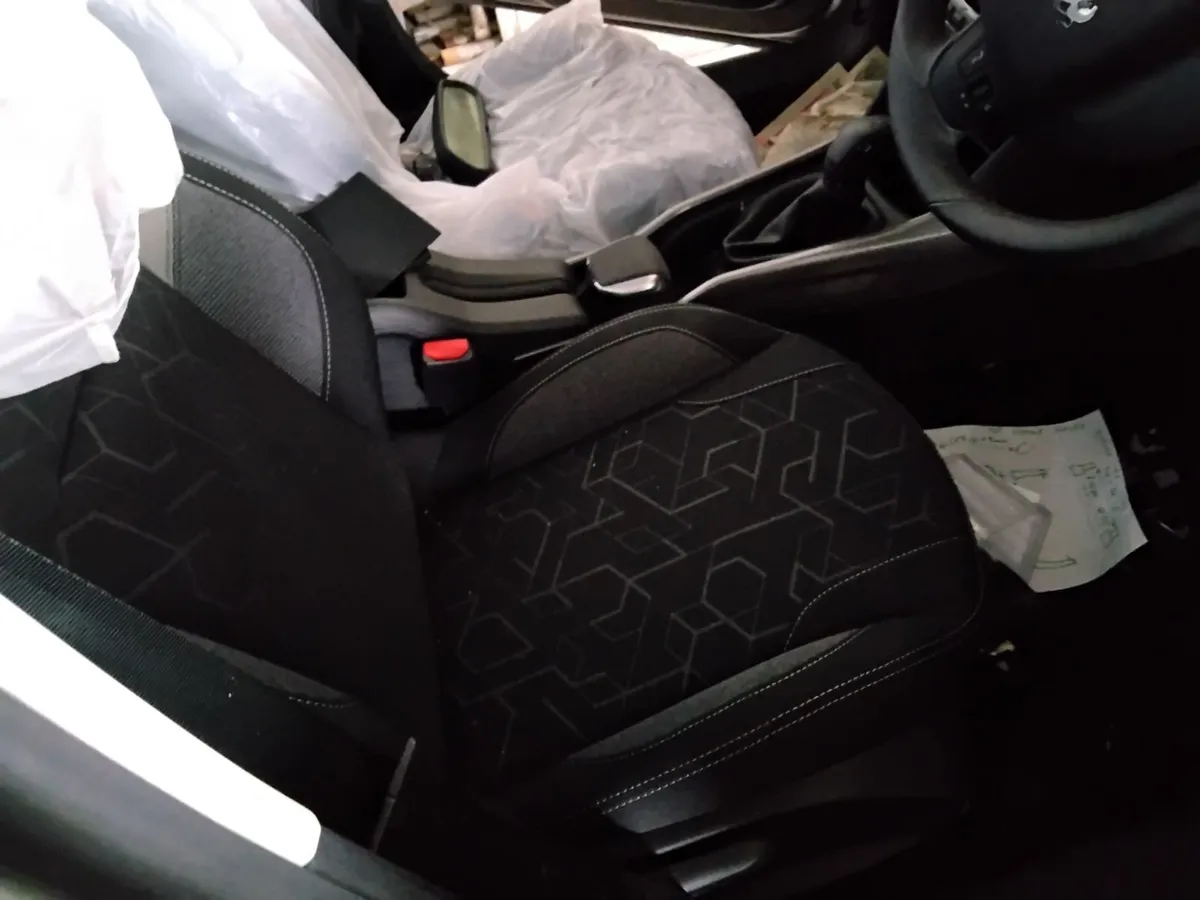 PEUGEOT 2008 1.6hdi Allure unrecorded 2018 - Image 2
