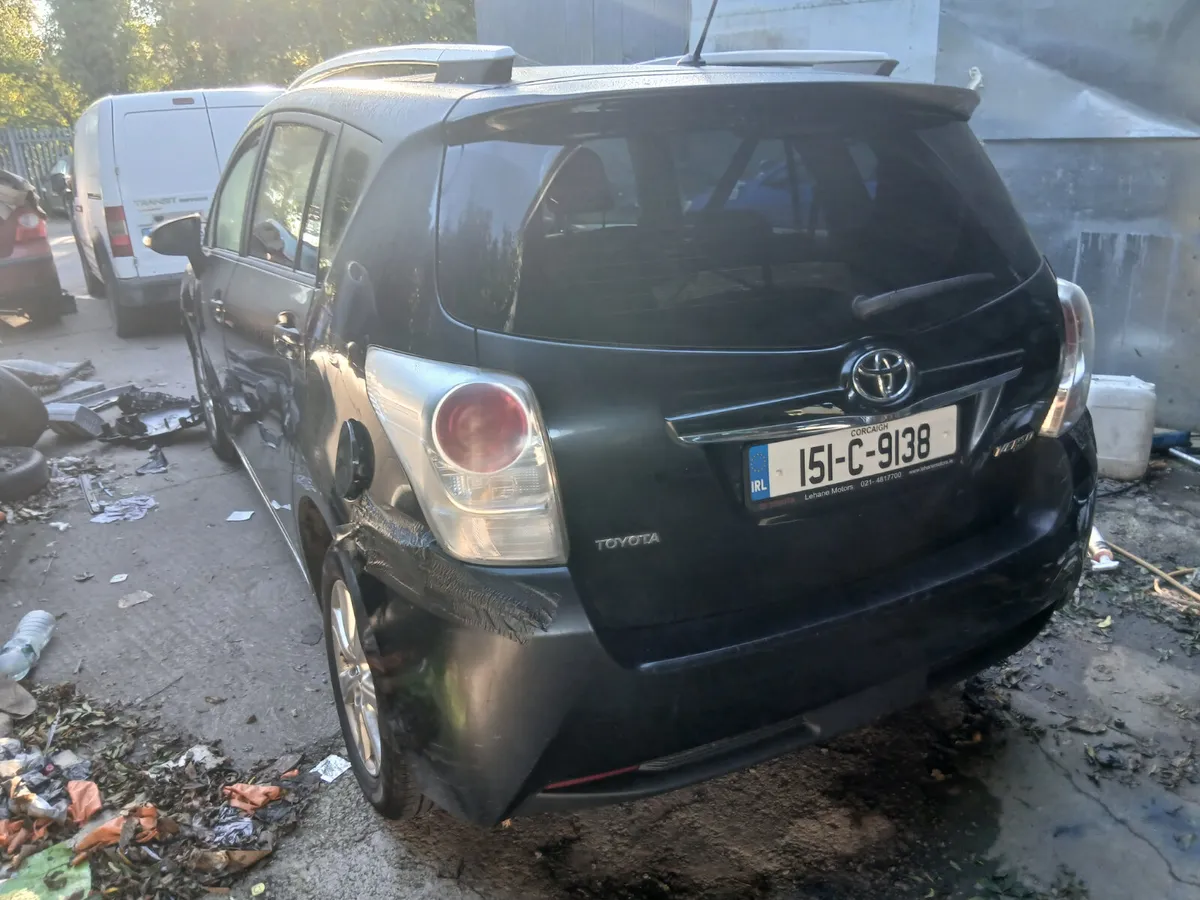 Toyota verso 2015 - Image 3