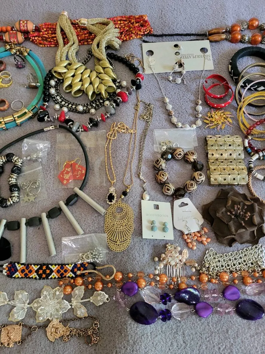 72 Piece Mixed Jewellery Job Lot / Bundle – €40 - Image 3