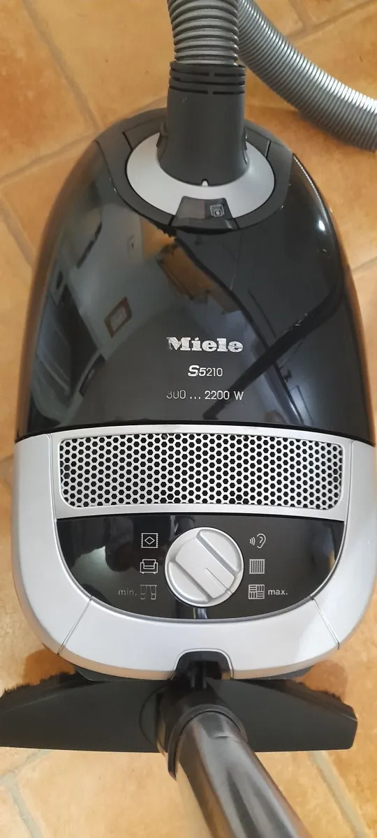 2200watt Miele vacuum/Hoover cleaner - Image 2