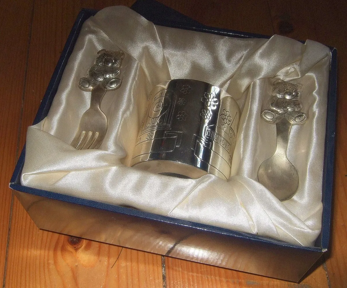 Vintage Teddy Bear Christening Set - Pristine - Image 2