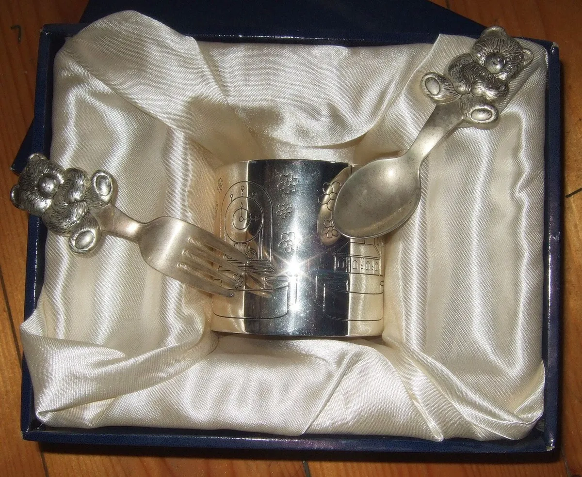 Vintage Teddy Bear Christening Set - Pristine - Image 4