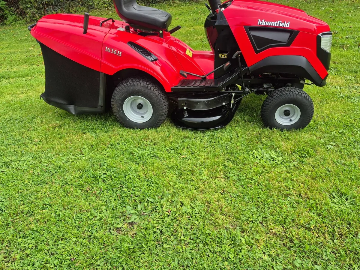 Castelgarden ride on lawnmower - Image 2