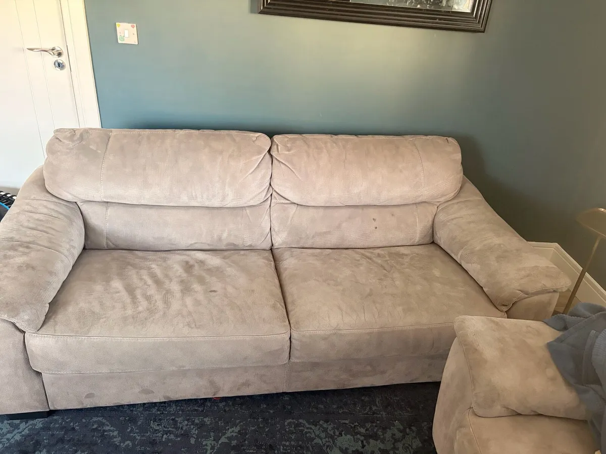 Couch - Image 2