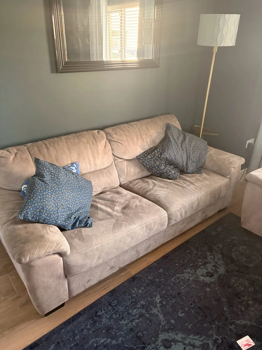 Couch - Image 3