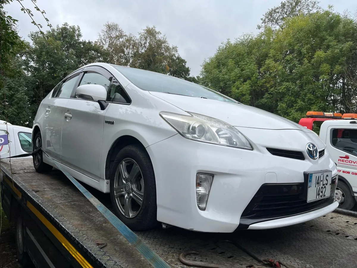 2014 Toyota Prius cat robbed - Image 1