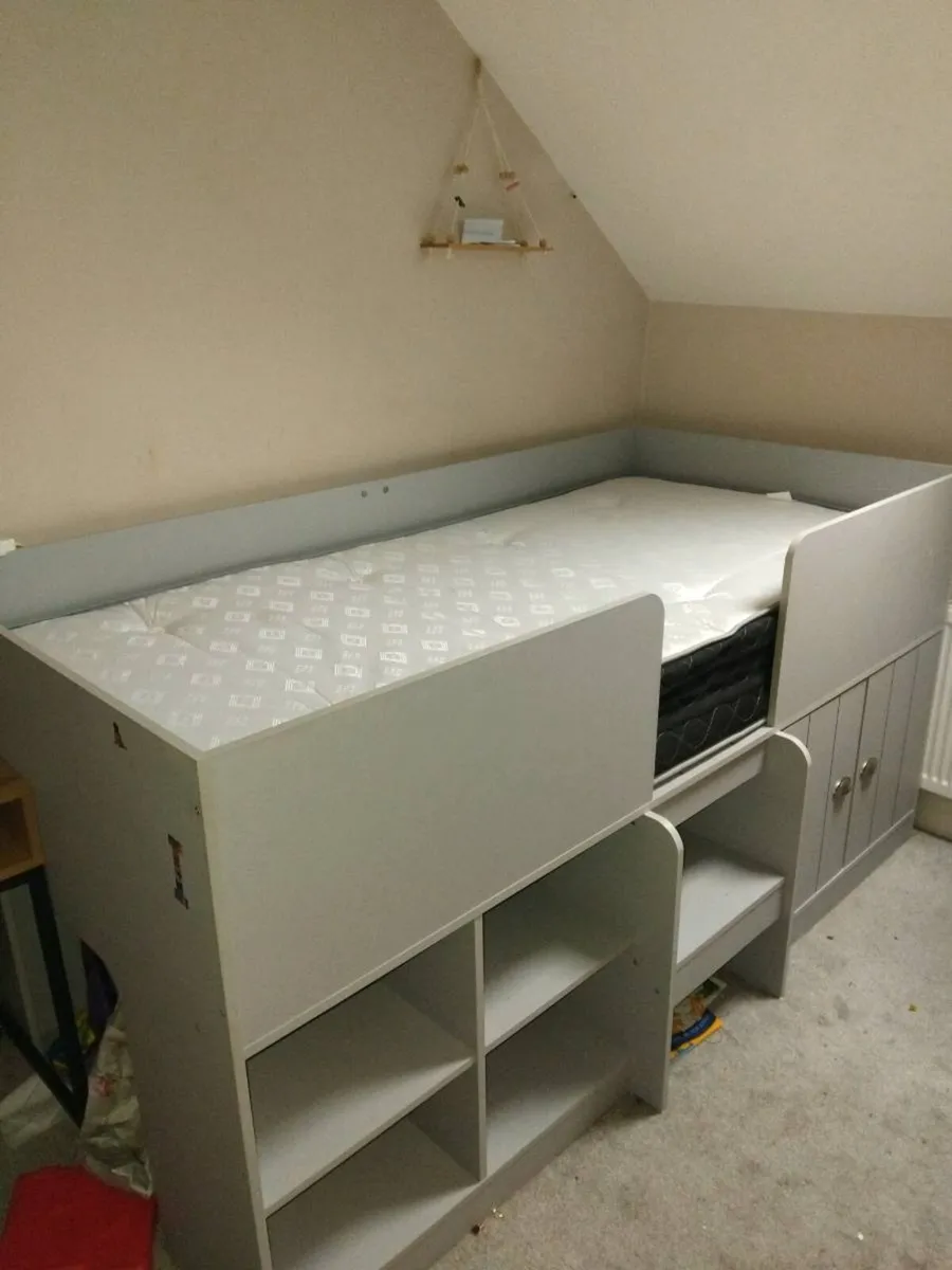 Kids bed single and mattress