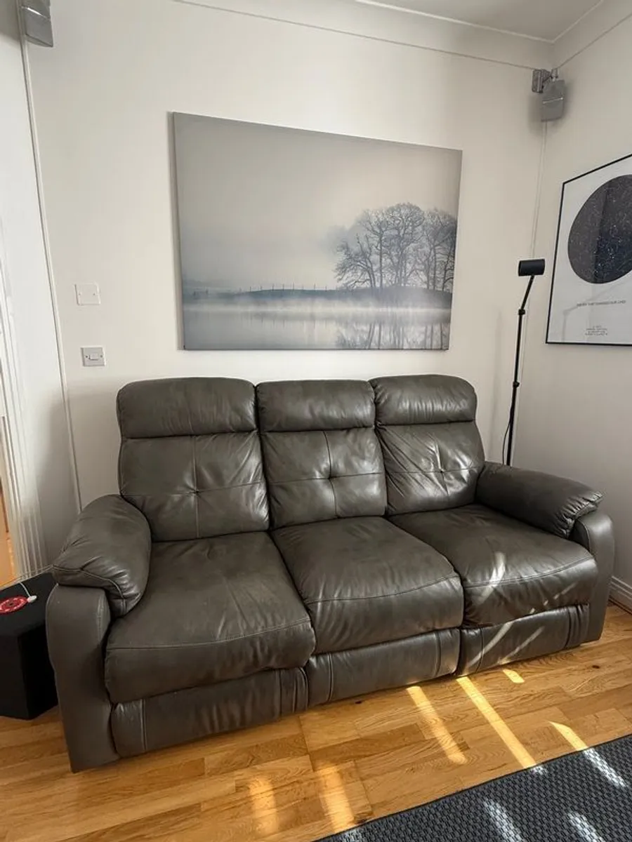 3+2 recliner sofas - Image 1