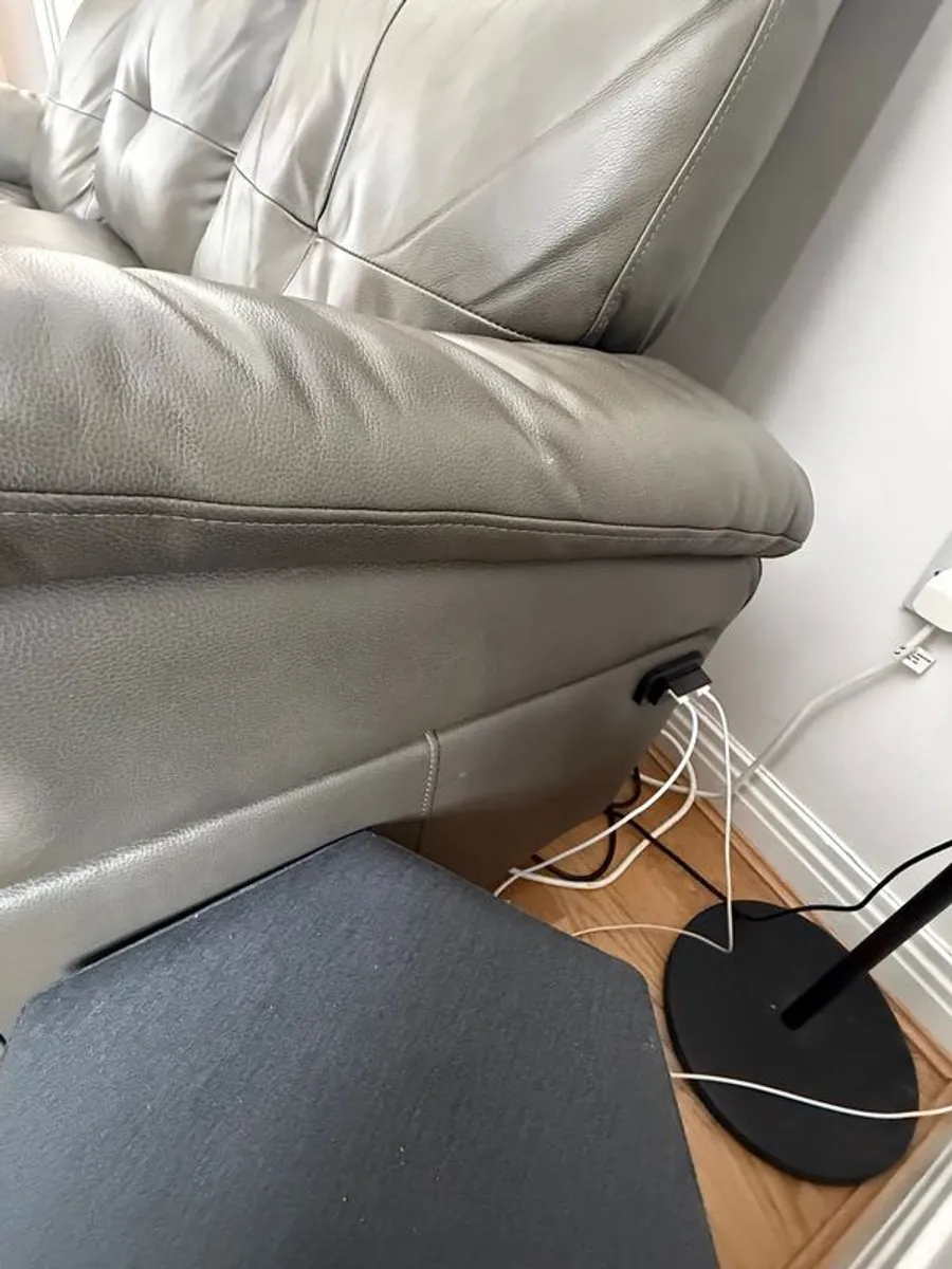 3+2 recliner sofas - Image 4