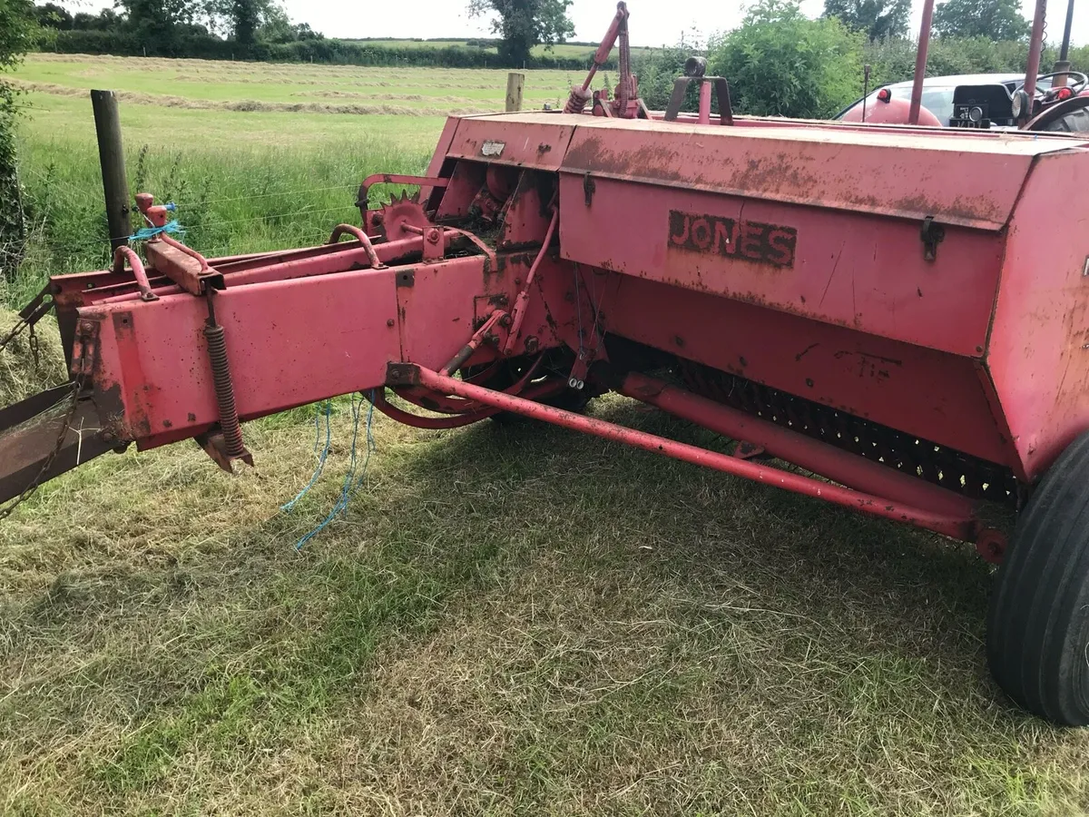 Jones MT 12 square Baler - Image 2