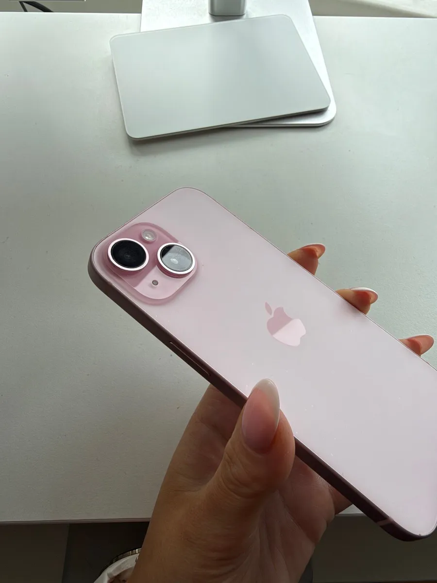 iPhone 15 128GB - Image 1