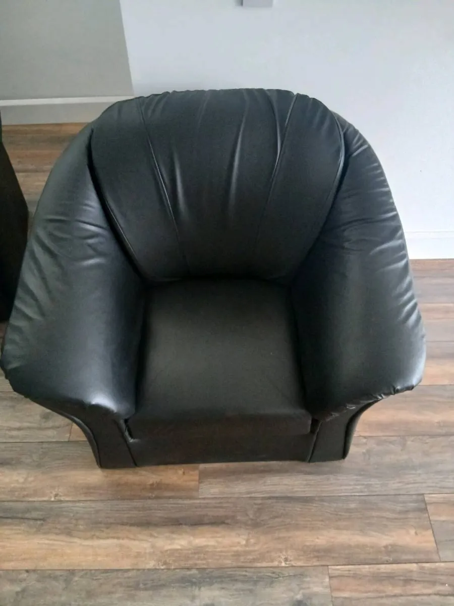 Couches - Image 3