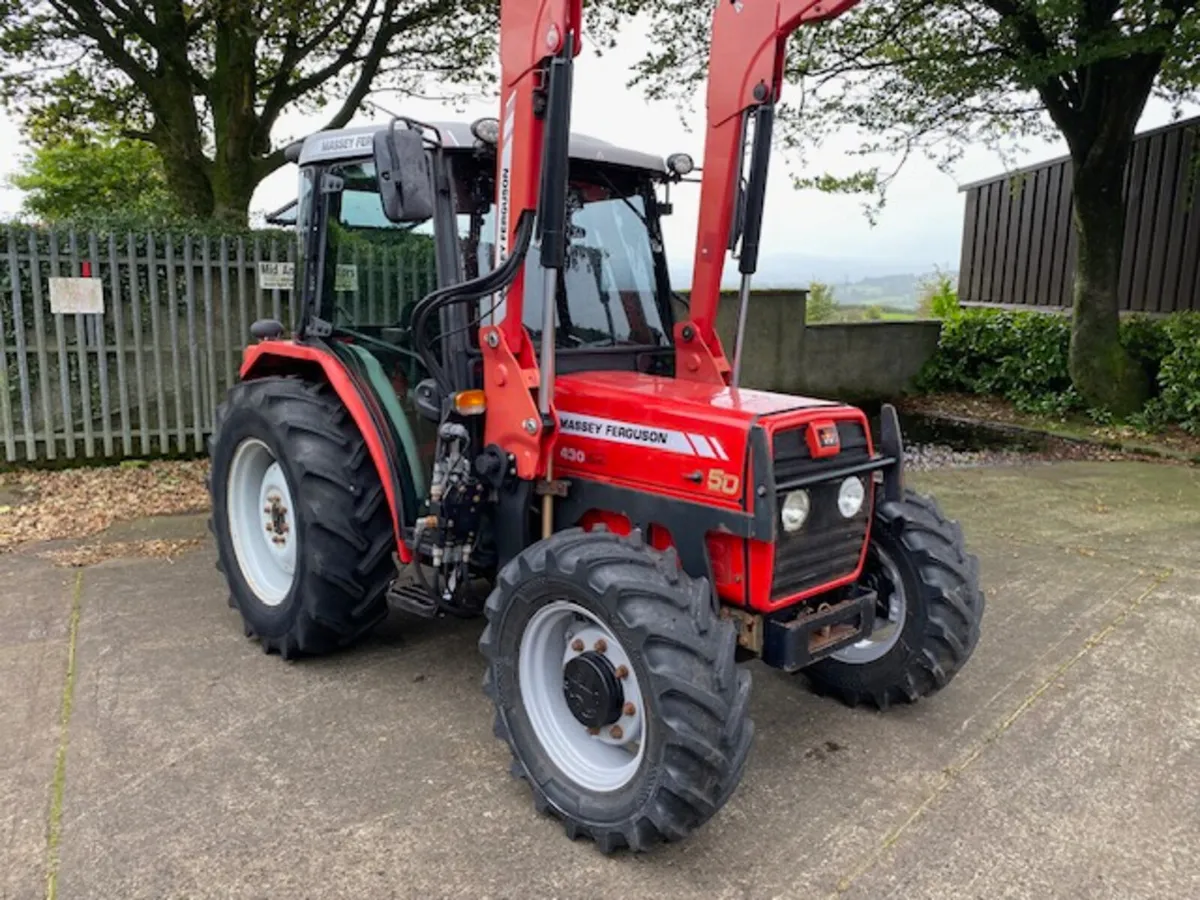 2007 Massey Ferguson 430 c/w MF920 Loder - Image 1