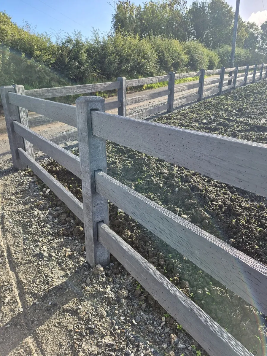 Concrete timber effect ranch fencing - Image 1