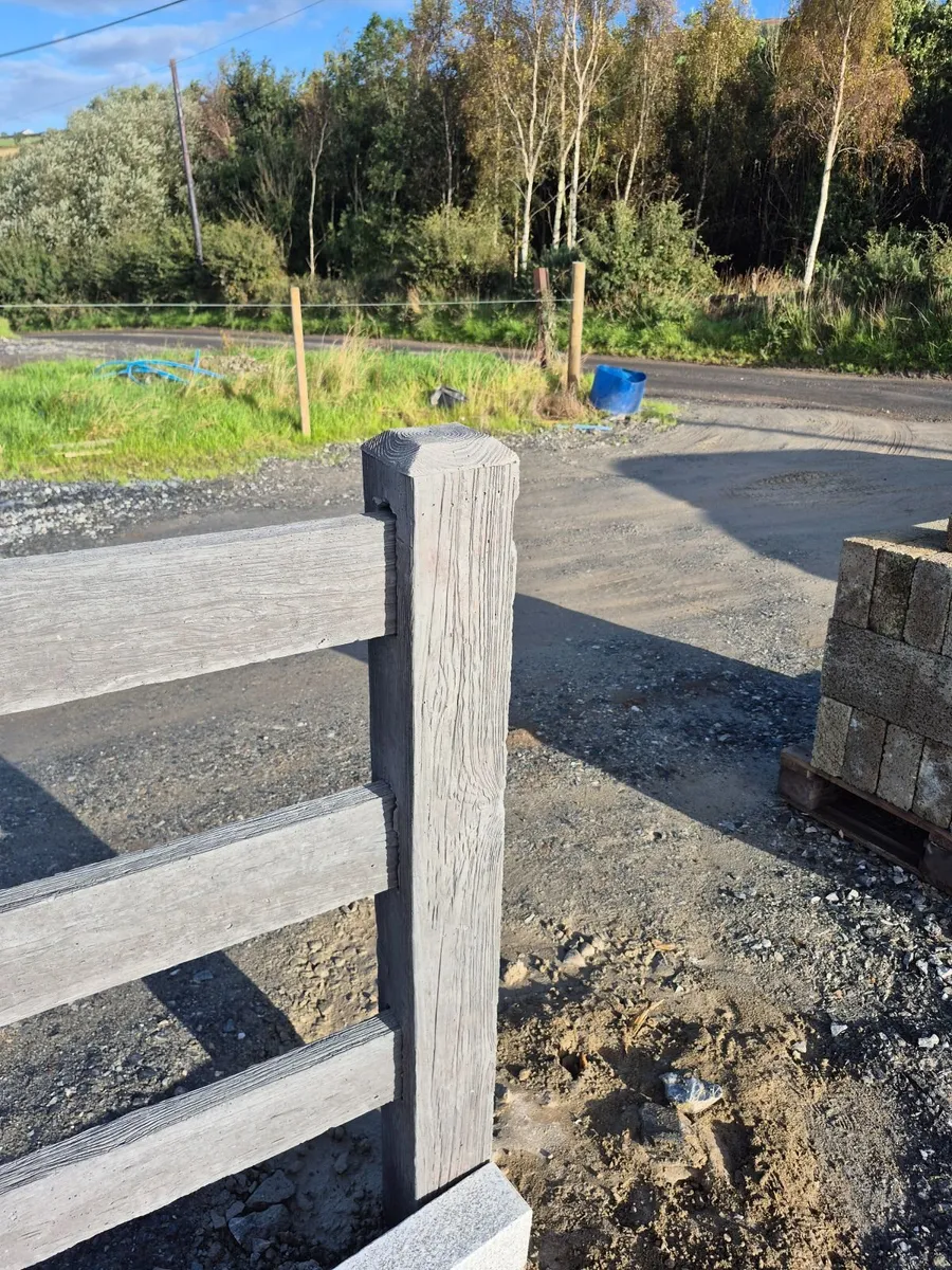 Concrete timber effect ranch fencing - Image 3