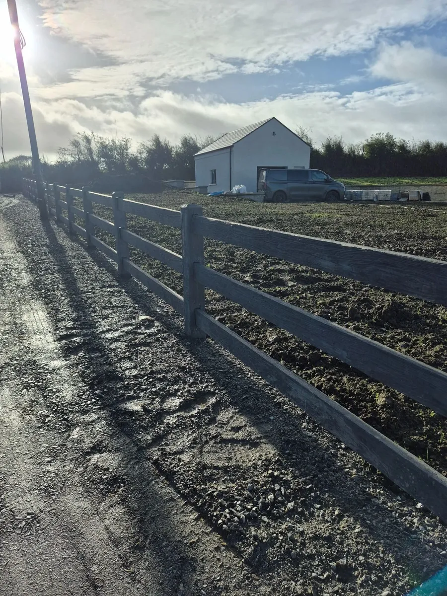 Concrete timber effect ranch fencing - Image 4