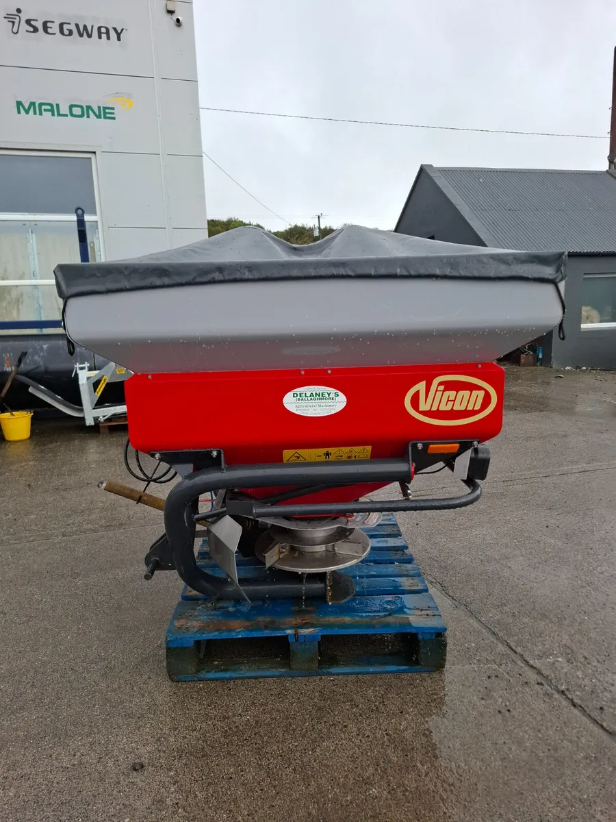 Fertiliser Spreader - Image 2
