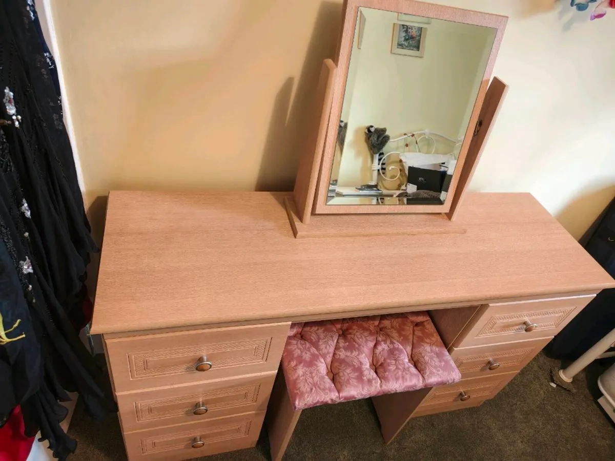 Dressing Table Set with Tilting Mirror & Cushioned - Image 4