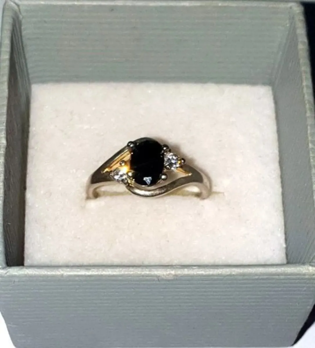 Hallmarked Pristine Vintage Sterling Silver Ring - Image 1
