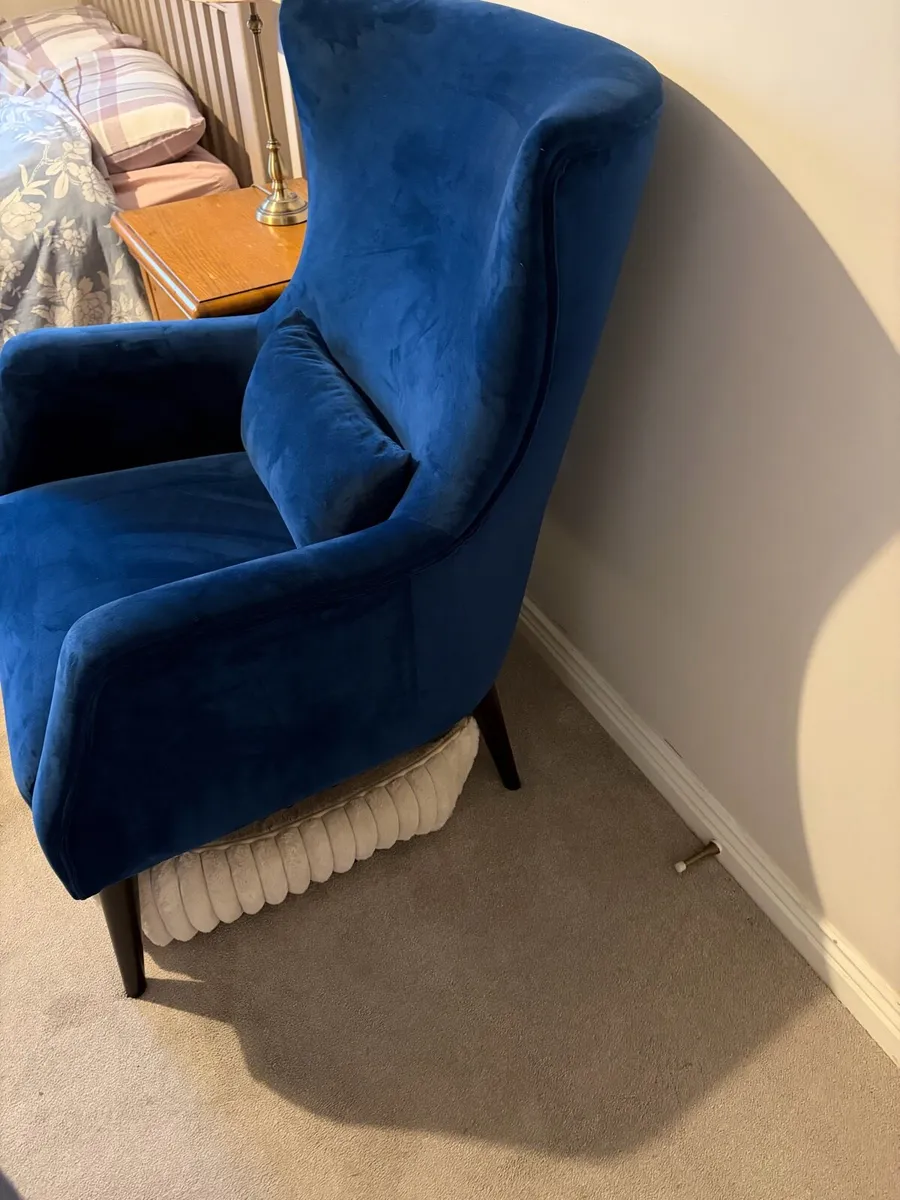 Fireside chair - Image 3