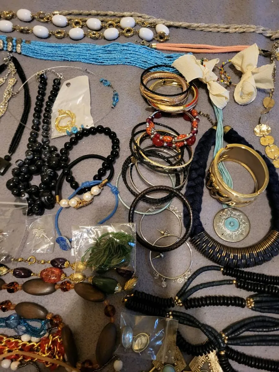 72 Piece Mixed Jewellery Job Lot / Bundle – €40 - Image 3