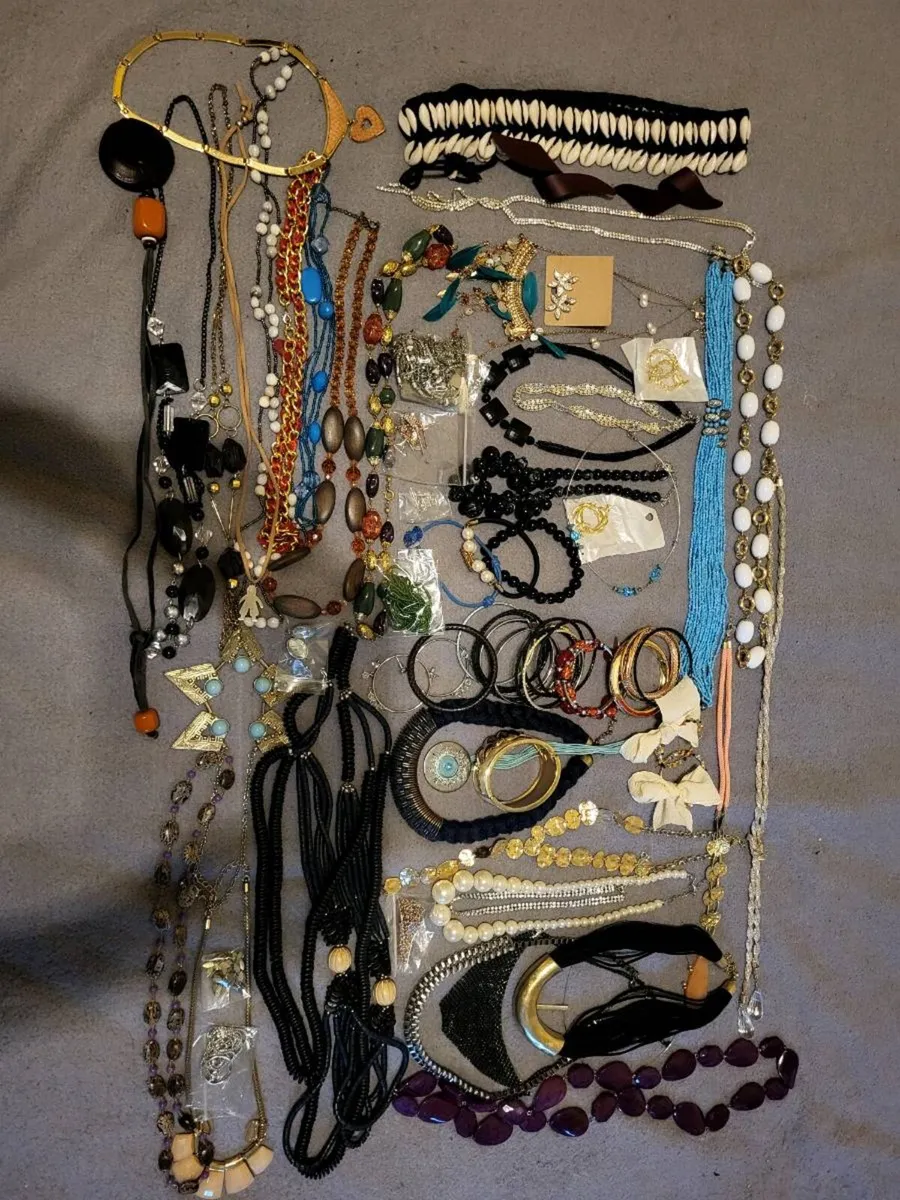 72 Piece Mixed Jewellery Job Lot / Bundle – €40 - Image 1