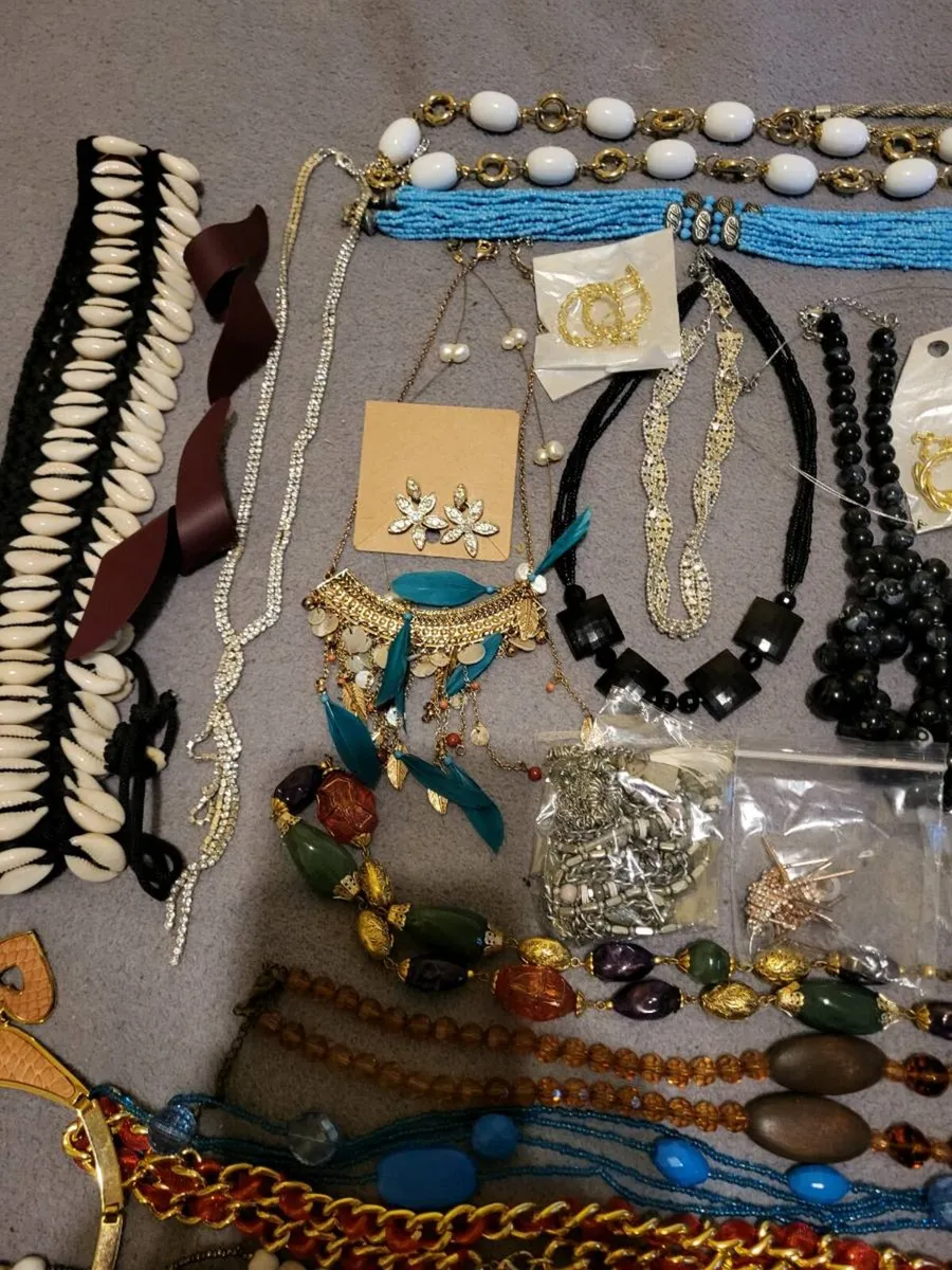 72 Piece Mixed Jewellery Job Lot / Bundle – €40 - Image 2