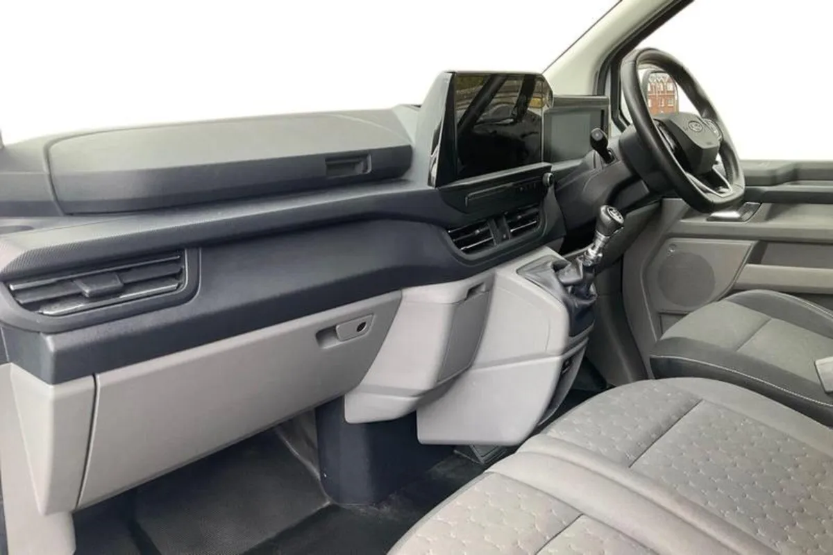 Ford Transit Custom 300 L1  FWD 2.0 EcoBlue 136ps - Image 3