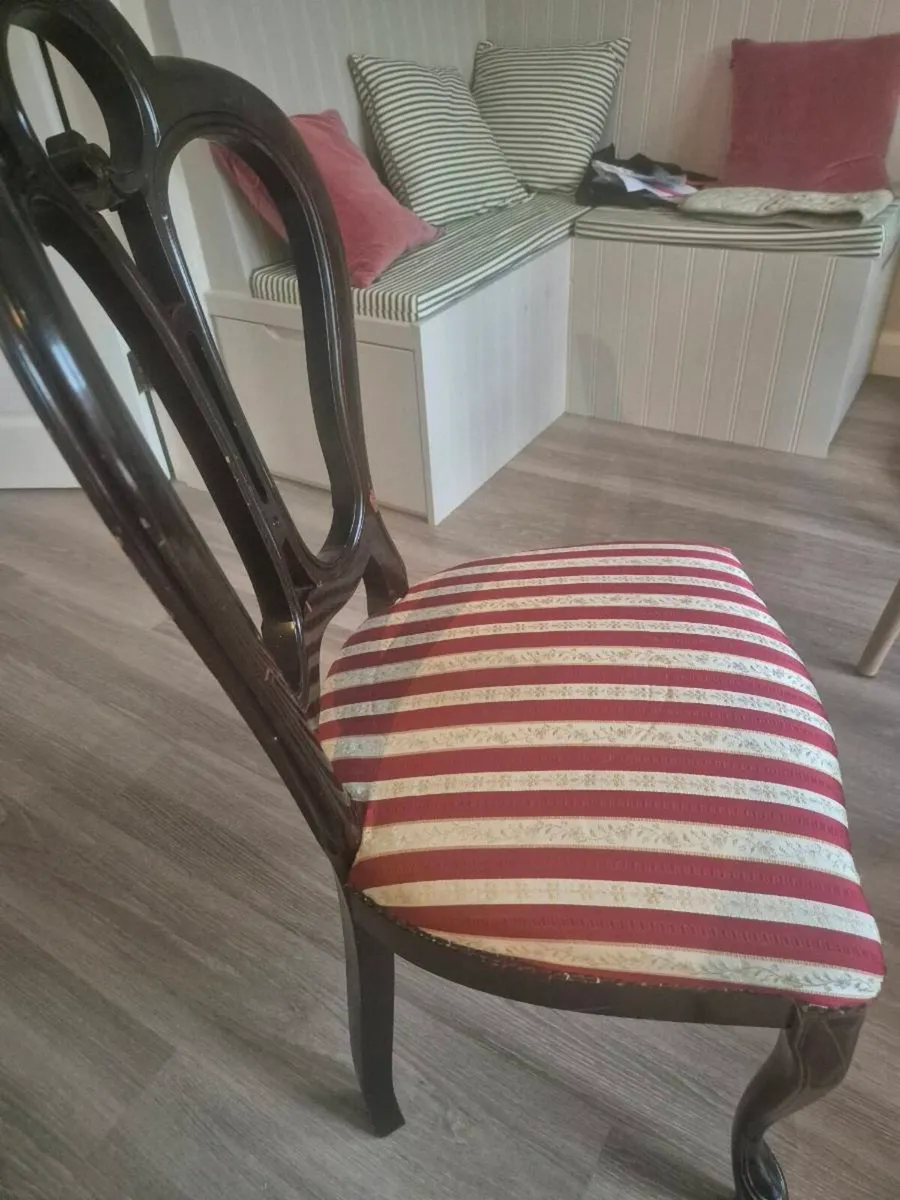 4 dining room chairs - Image 2