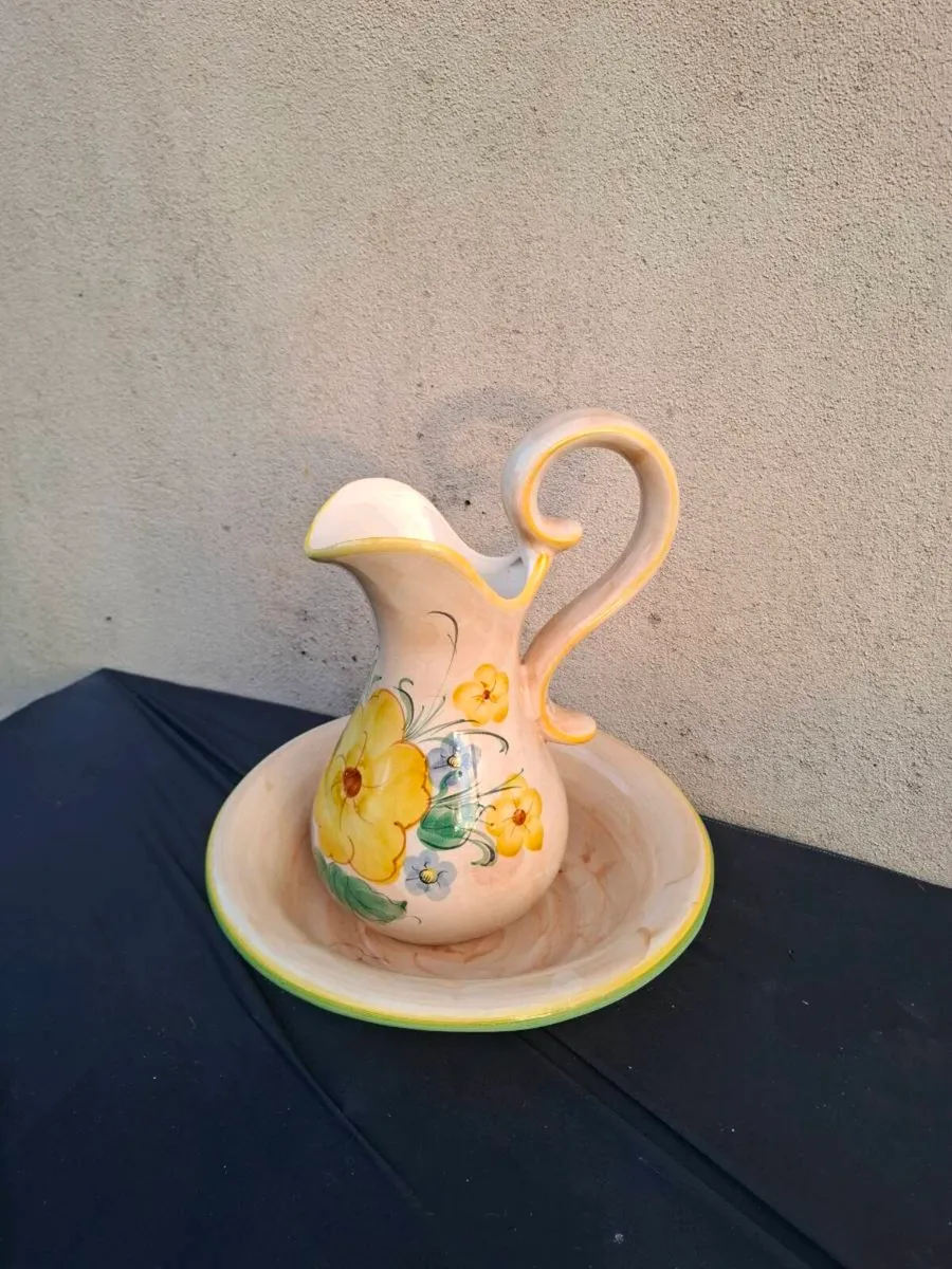 Vintage yellow washing bassin set - Image 1