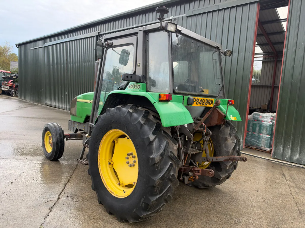 1996 John Deere 3200 2wd - Image 3