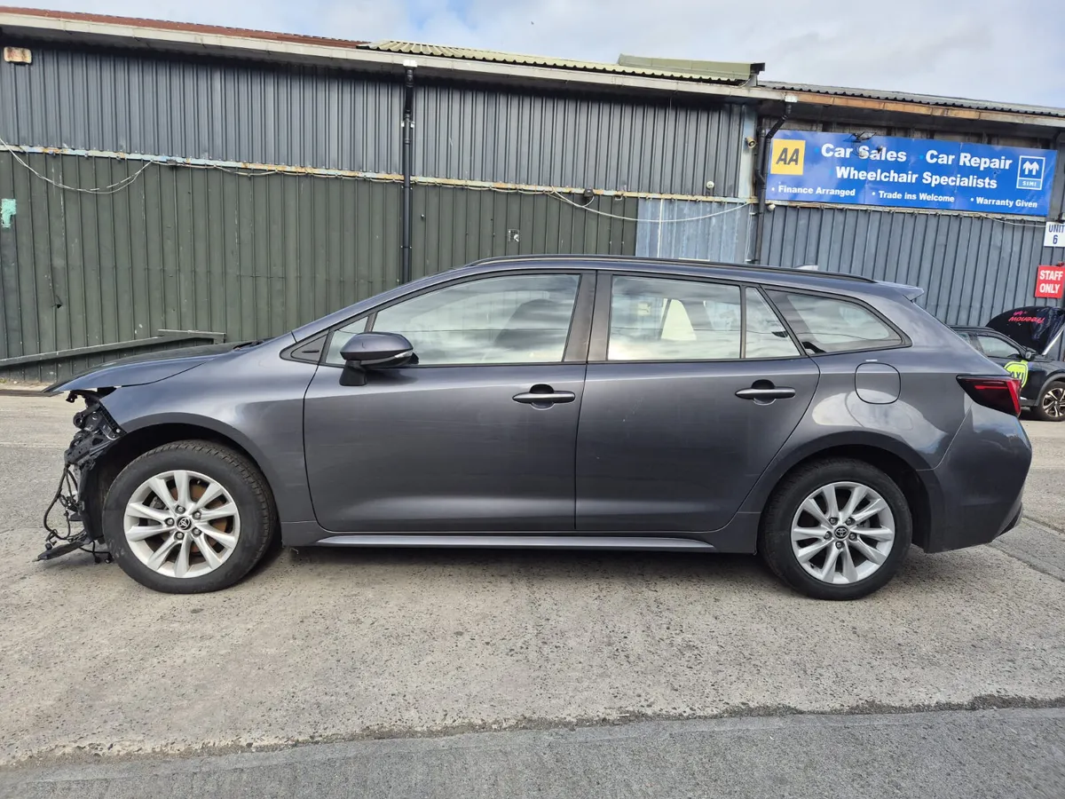 TOYOTA COROLLA/2024/1.8 PETROL HYBRID/71264 KMS - Image 4