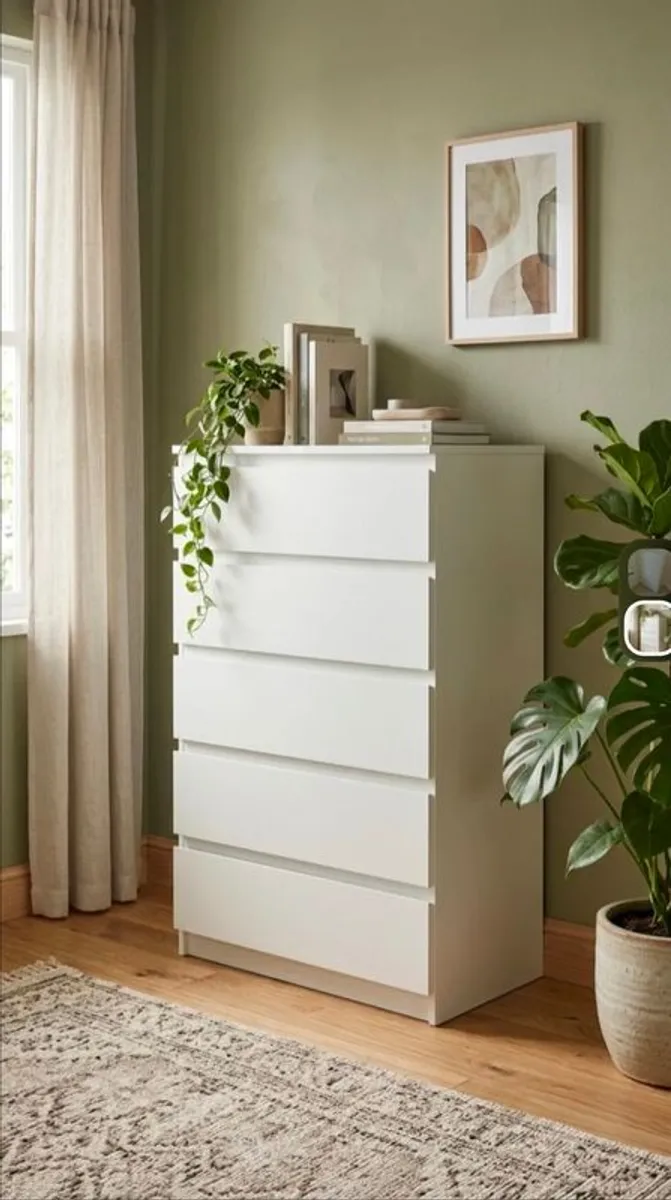 Chest of drawers