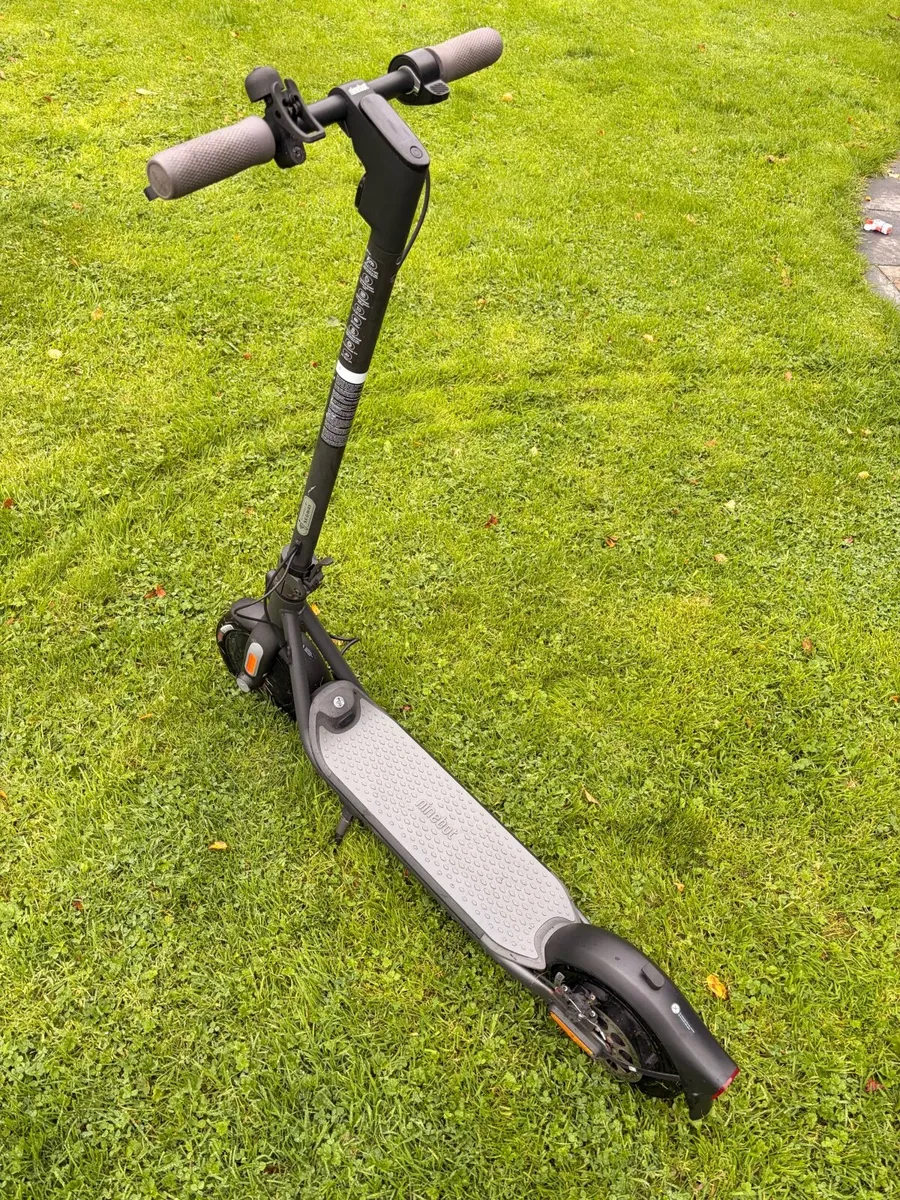 Segway e-scooter Ninebot F25Eii - Image 1