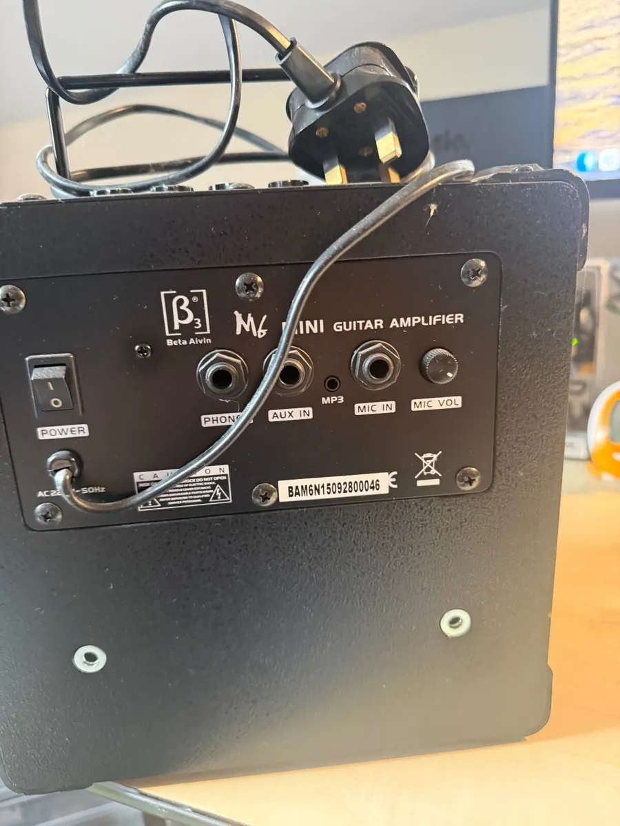 Guitar amplifier and tuners - Image 2