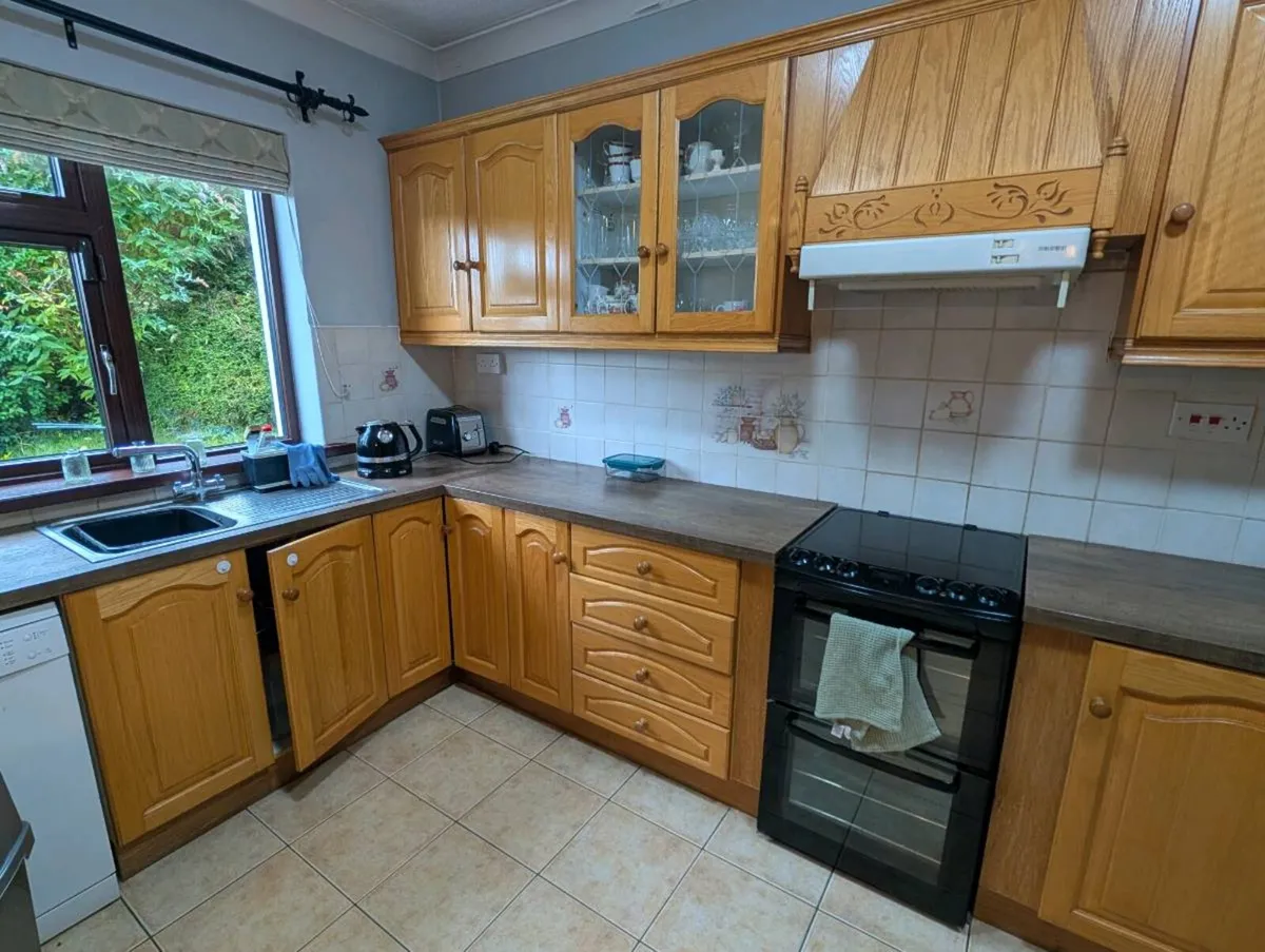 Kitchen Units and Worktop - Image 2