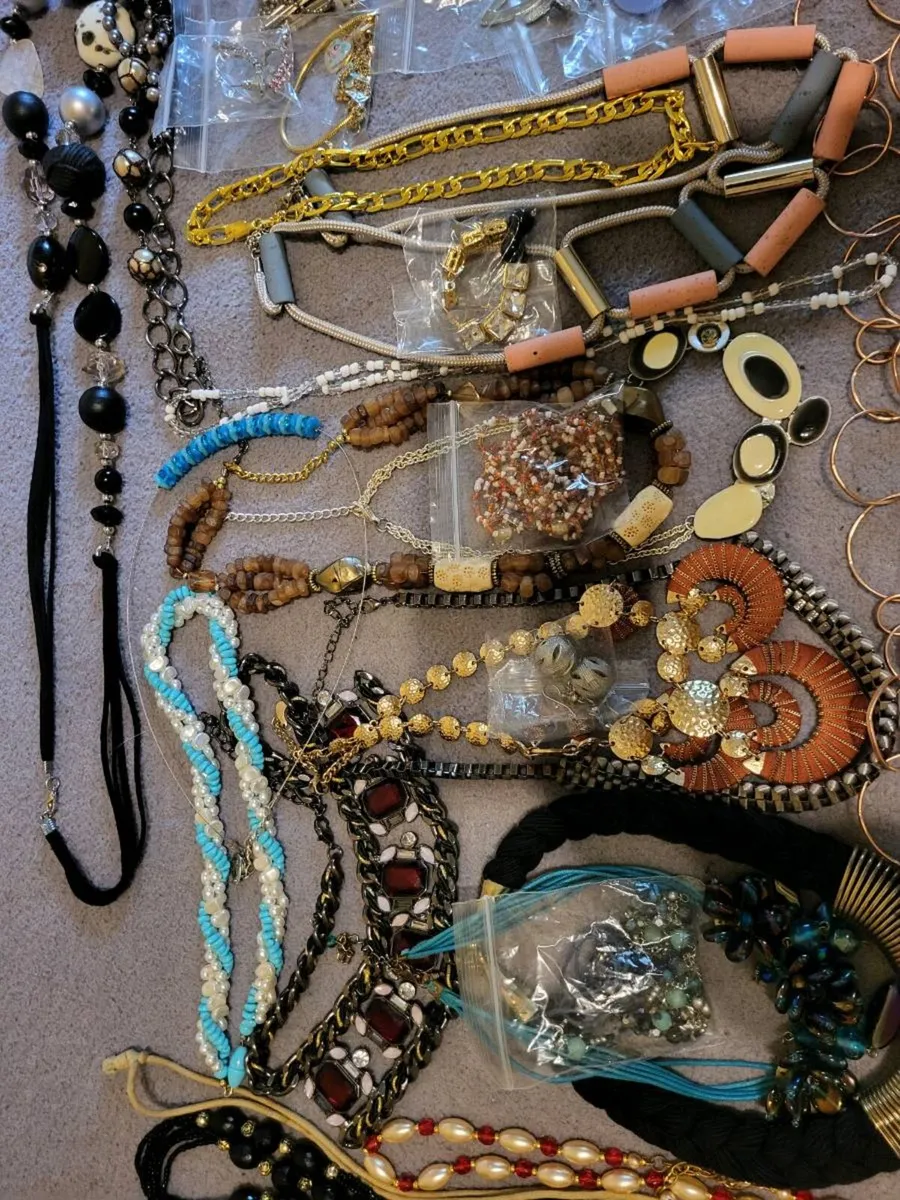 72 Piece Mixed Jewellery Job Lot / Bundle – €40 - Image 3