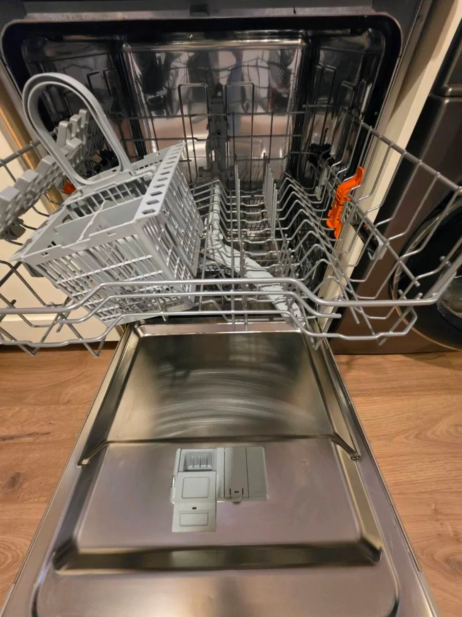 Dishwasher - Image 2