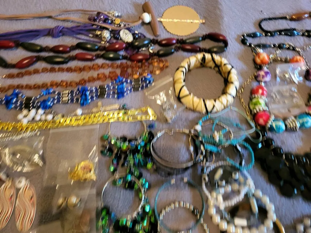 72 Piece Mixed Jewellery Job Lot / Bundle – €40 - Image 3