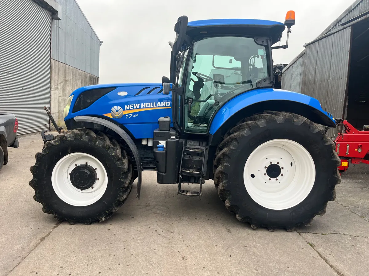 **Immaculate **New Holland T7.210 power command - Image 1