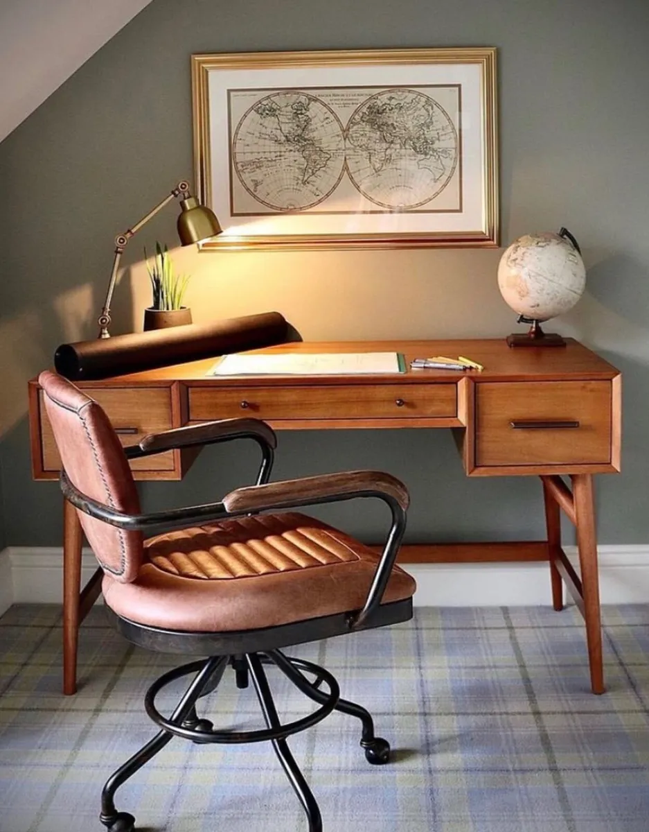 Desk - Image 1
