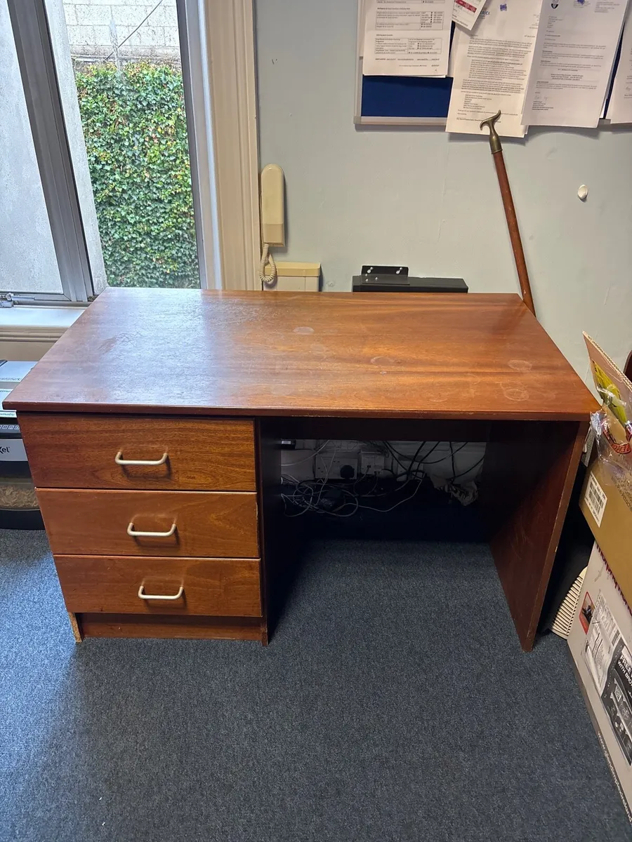 Office table - Image 2
