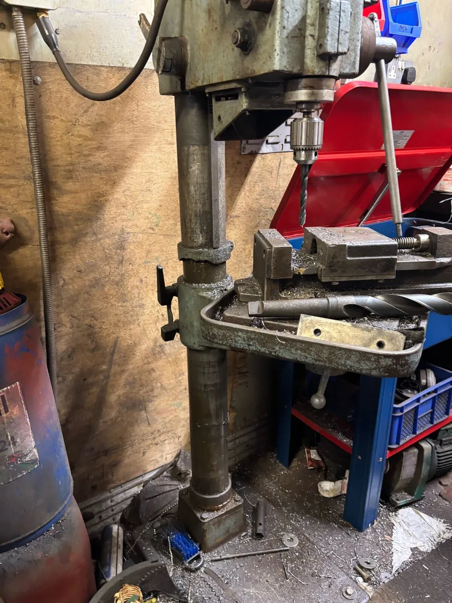 SWEEDISH MEDDINGS GEARED PEDESTAL DRILL - Image 4