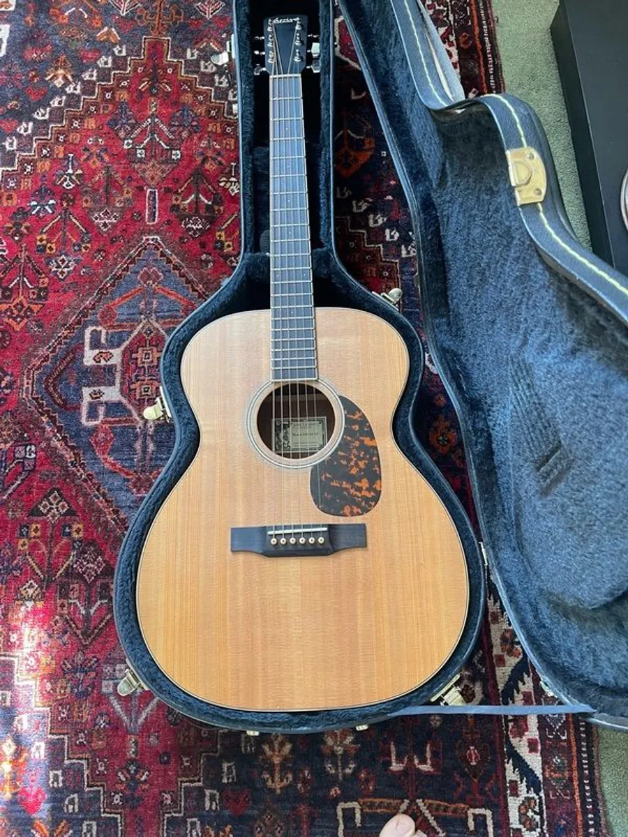 Larrivee OM-03 SP with passive  pick up and Larriveehard case. - Image 1